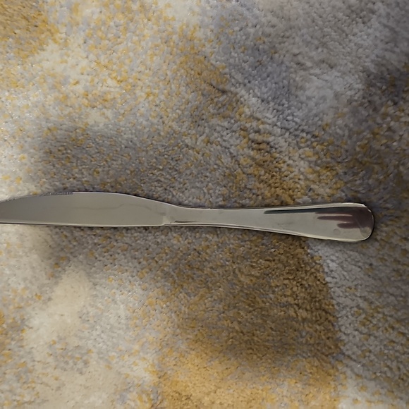 Amazon Basic Silverware Set - Picture 6 of 12